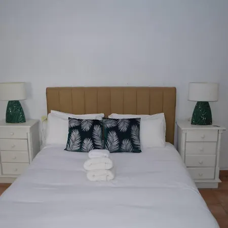 Ziggys Mountain Retreat (adults Only) מלון