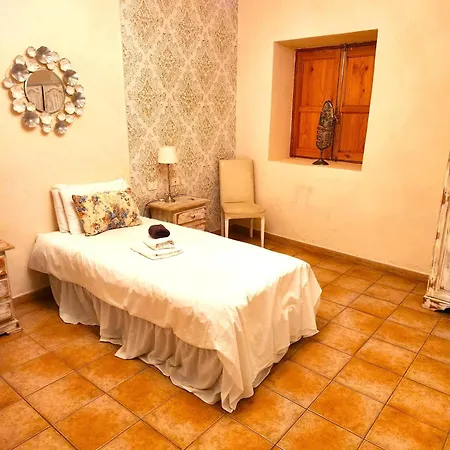 Ziggys Mountain Retreat (adults Only) מלון